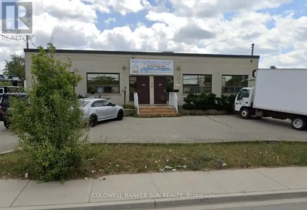 105-107 Kenhar Drive, Toronto (Humber Summit)